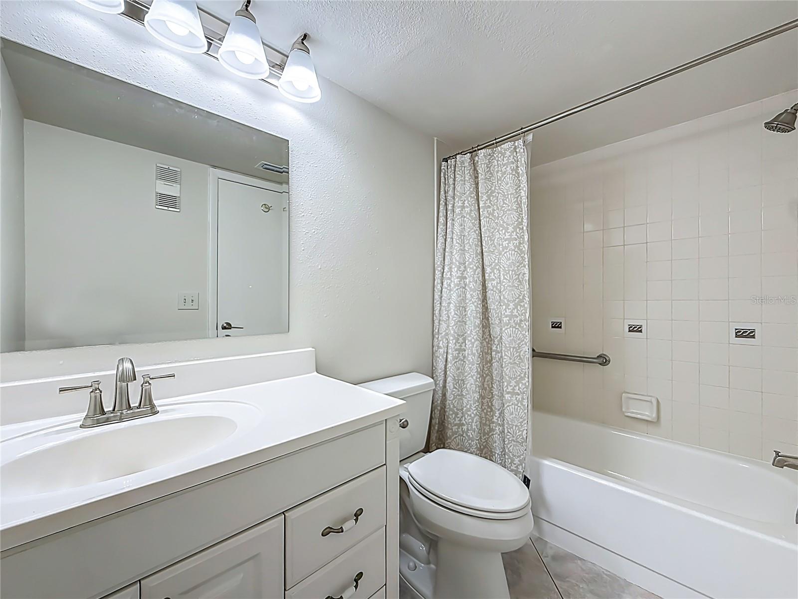 Image 35 of 62 For 7300 Sun Island Dr S,  1403