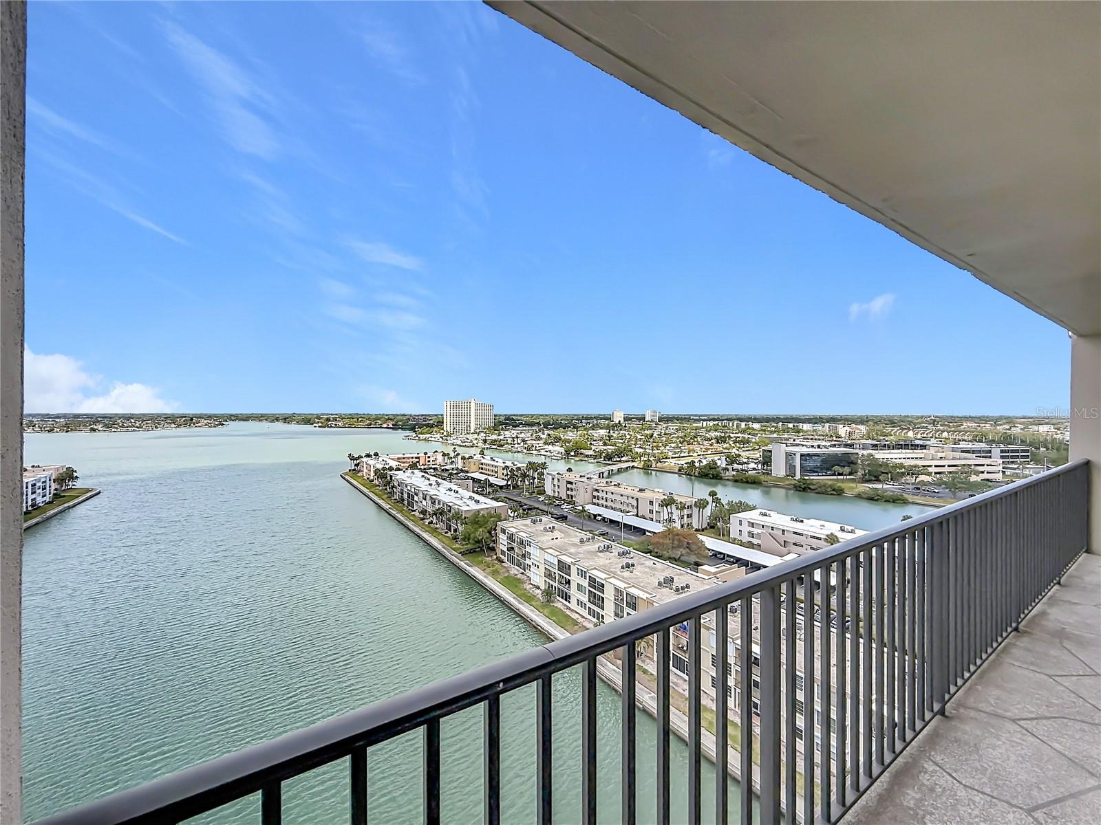 Image 37 of 62 For 7300 Sun Island Dr S,  1403