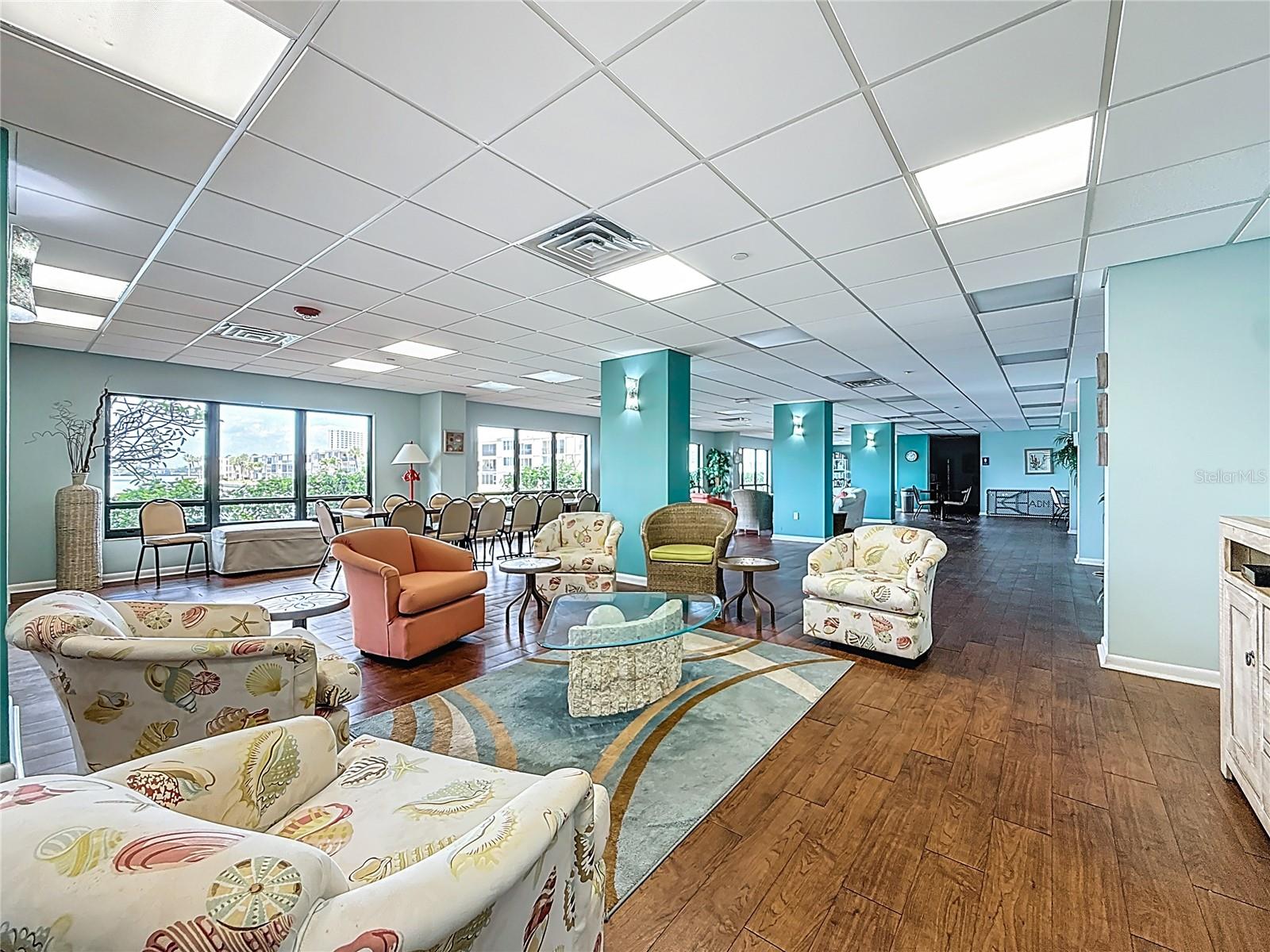 Image 46 of 62 For 7300 Sun Island Dr S,  1403