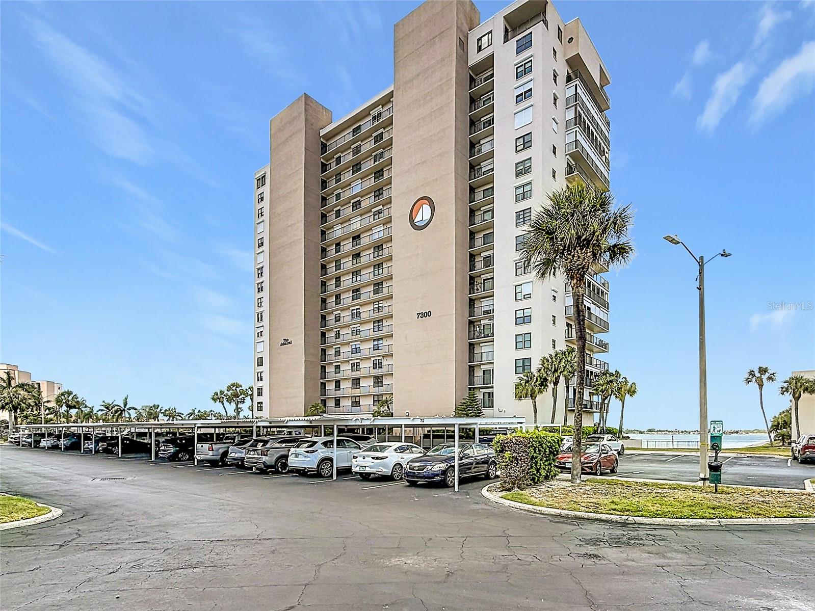 Image 49 of 62 For 7300 Sun Island Dr S,  1403