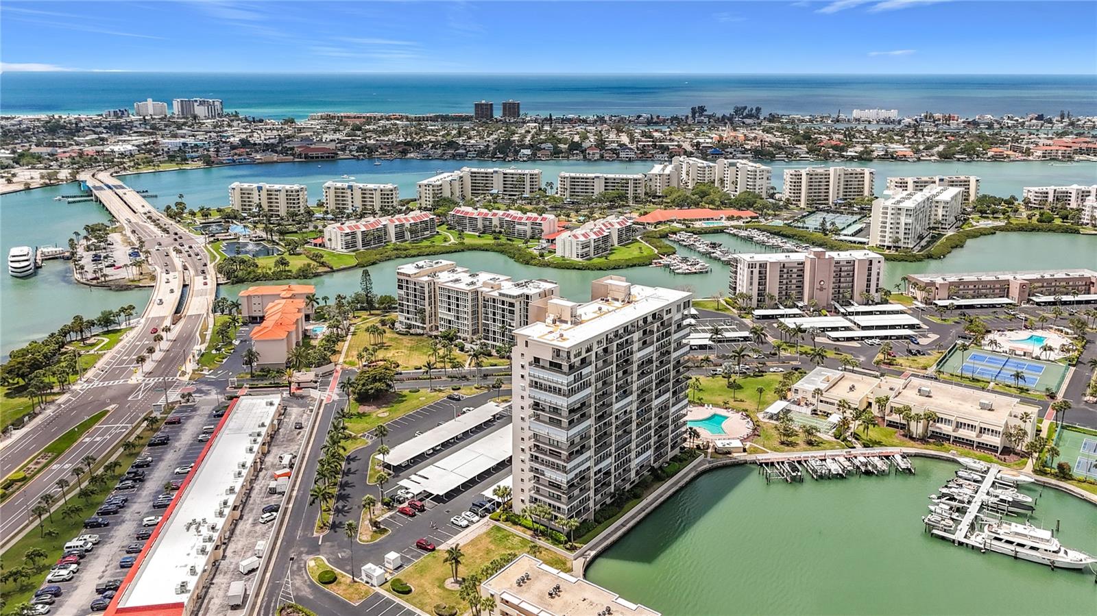 Image 5 of 62 For 7300 Sun Island Dr S,  1403