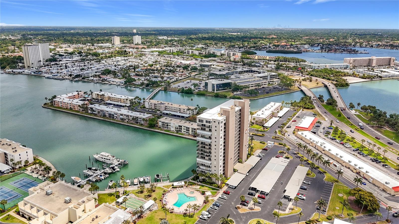 Image 51 of 62 For 7300 Sun Island Dr S,  1403