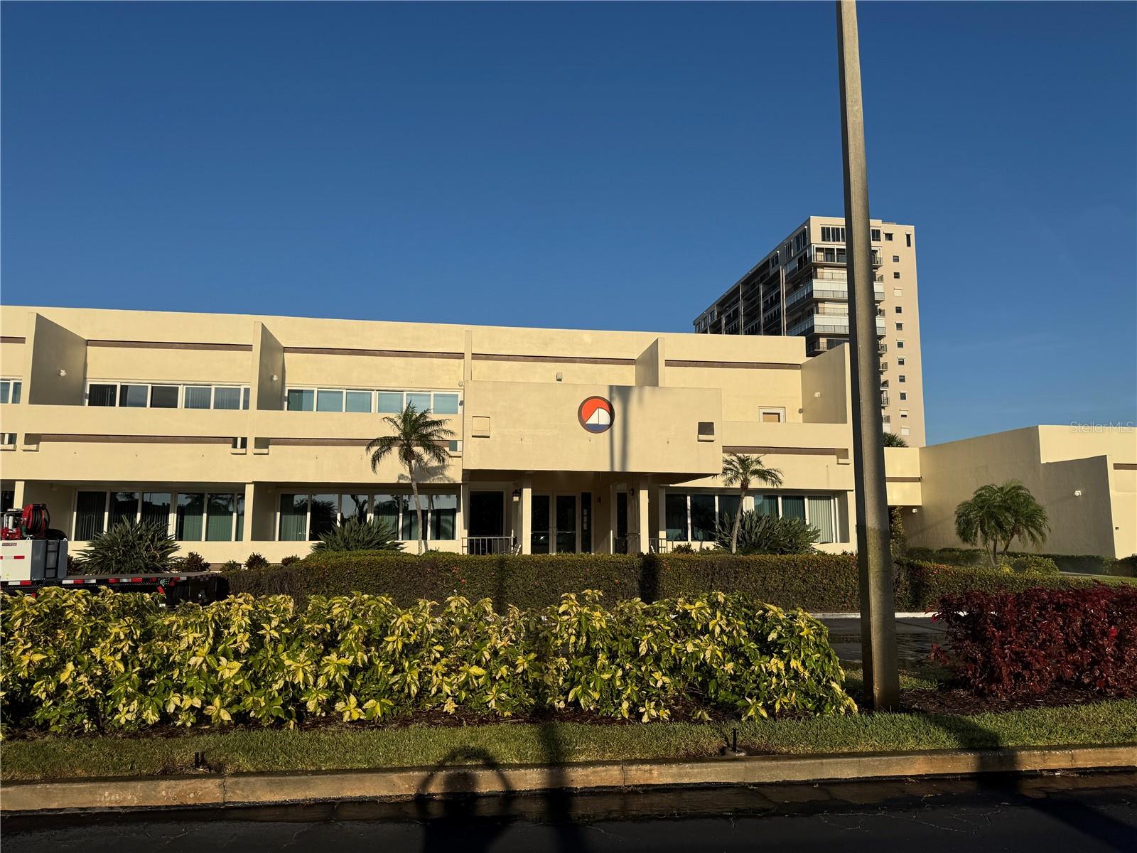 Image 53 of 62 For 7300 Sun Island Dr S,  1403