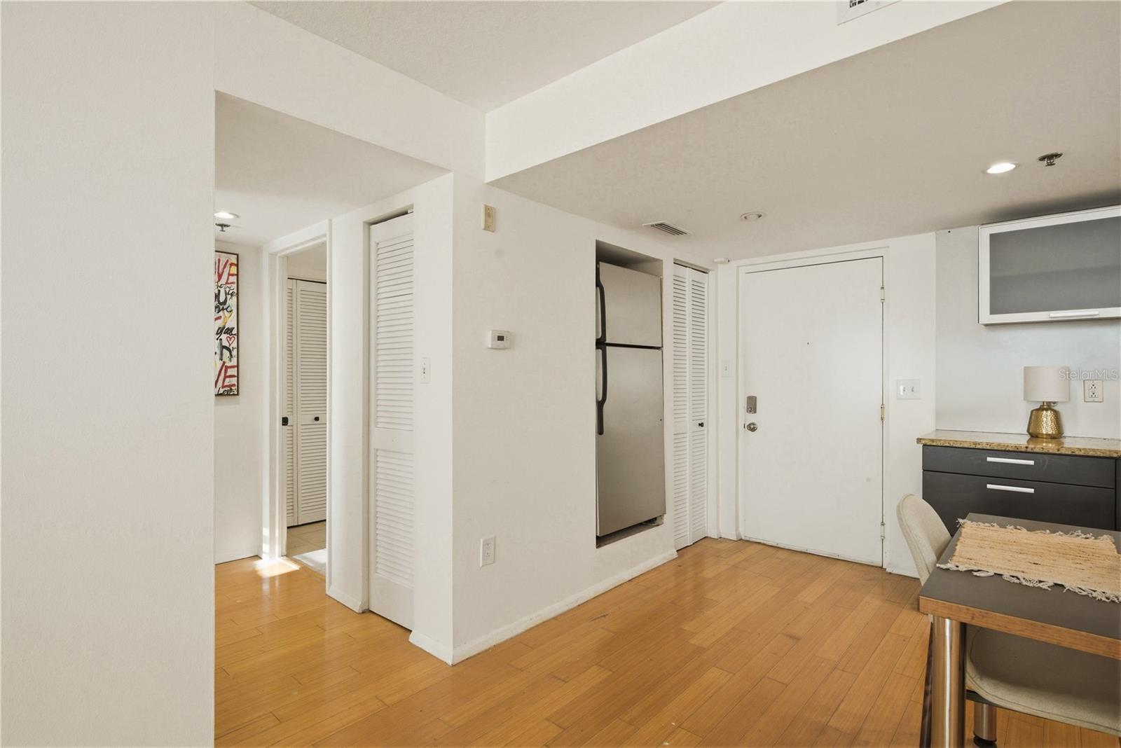 Image 16 of 33 For 701 Madison Avenue 420