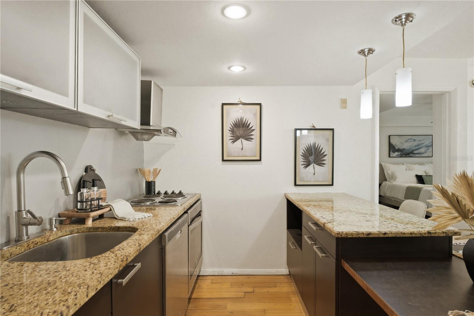 Image 18 of 33 For 701 Madison Avenue 420