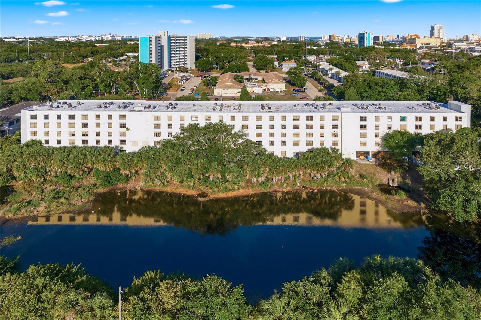 Image 27 of 33 For 701 Madison Avenue 420