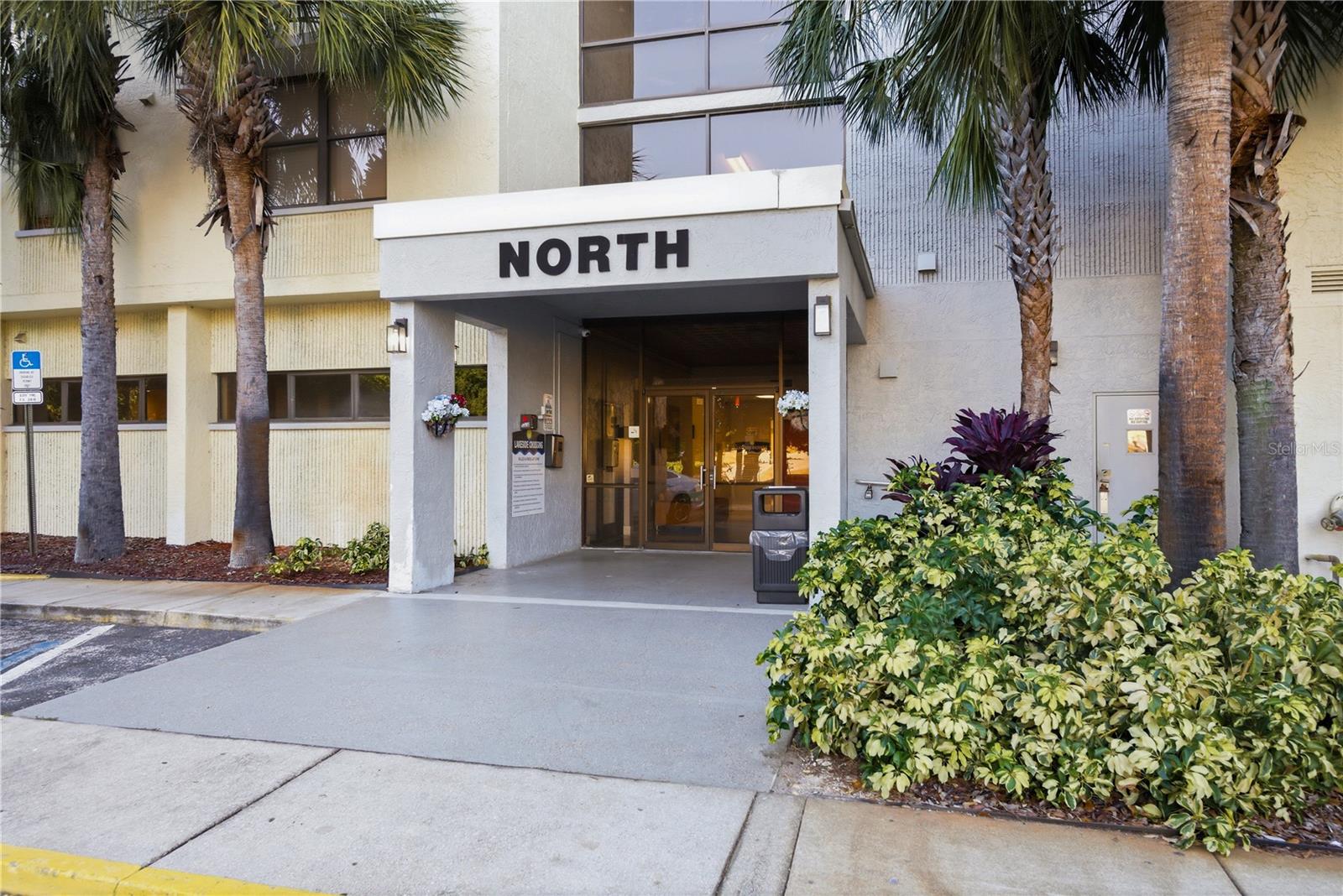 Image 31 of 33 For 701 Madison Avenue 420