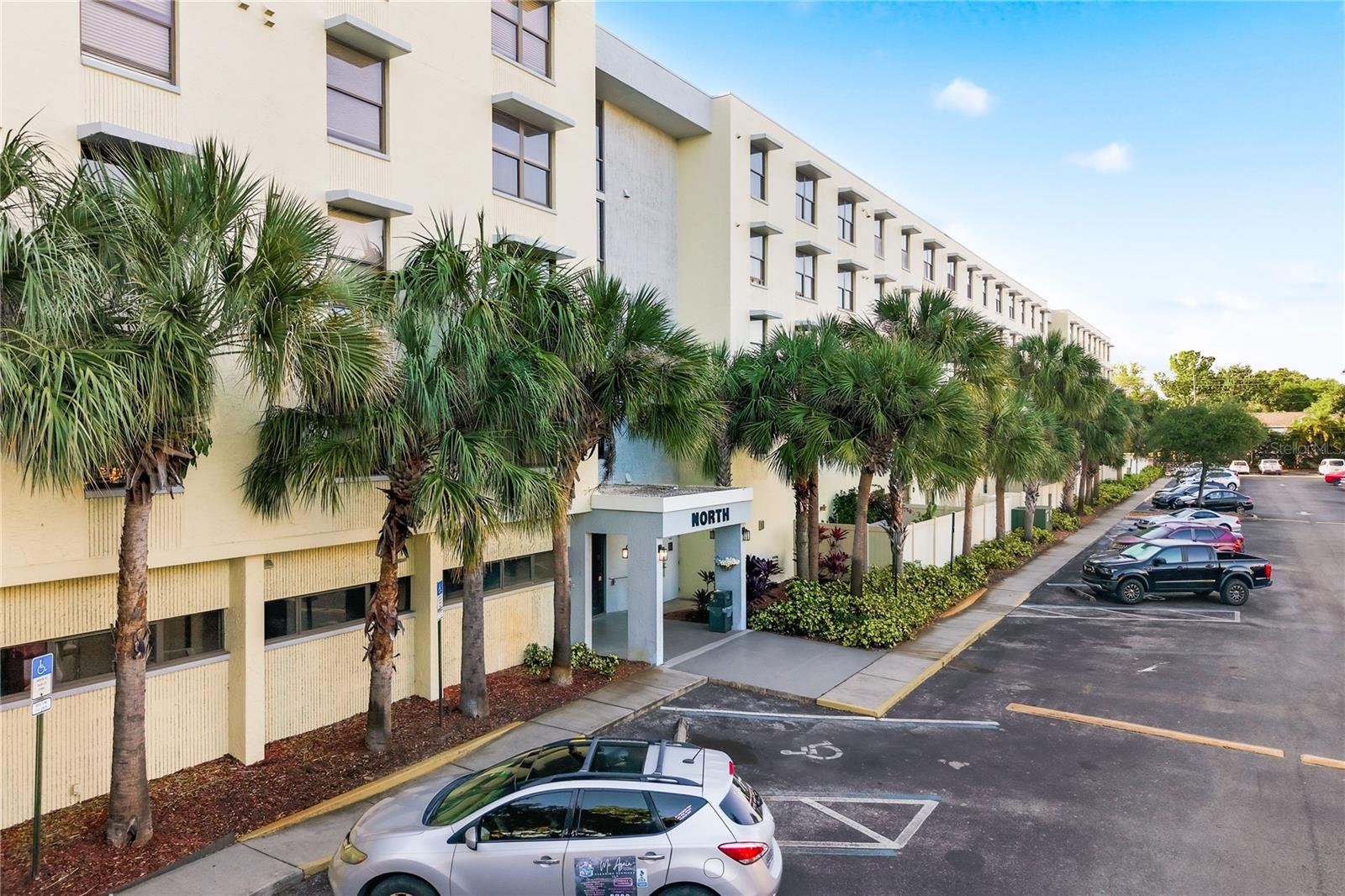 Image 32 of 33 For 701 Madison Avenue 420