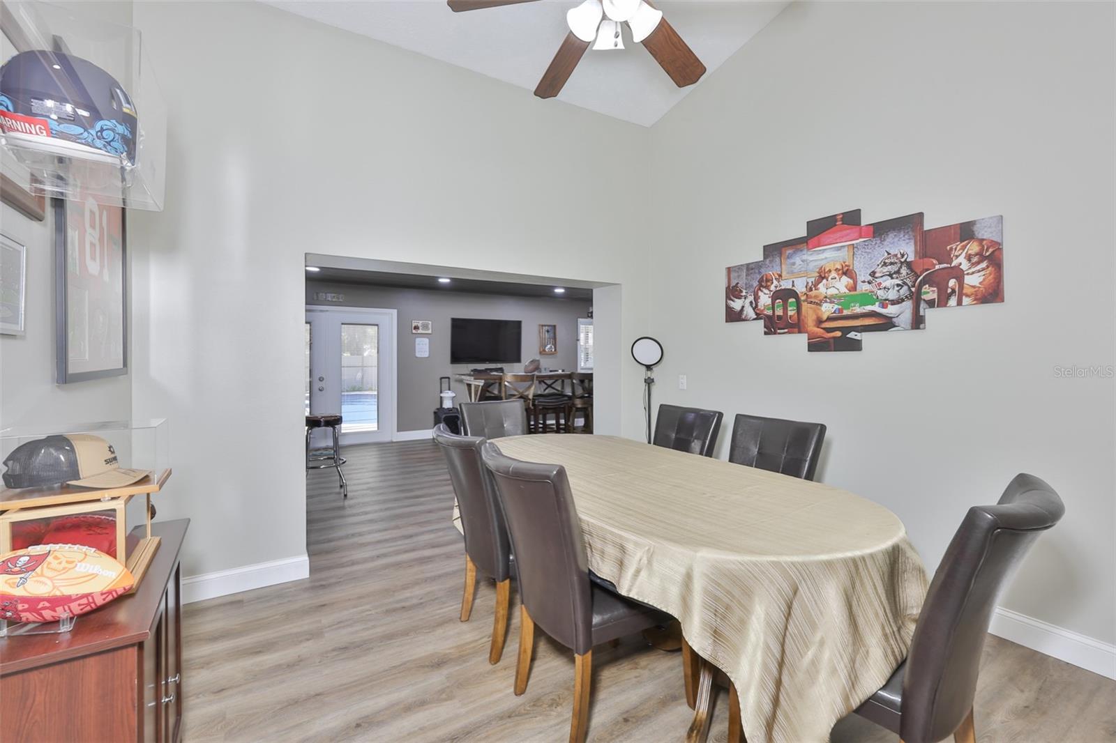 Image 11 of 59 For 3931 Appletree Drive