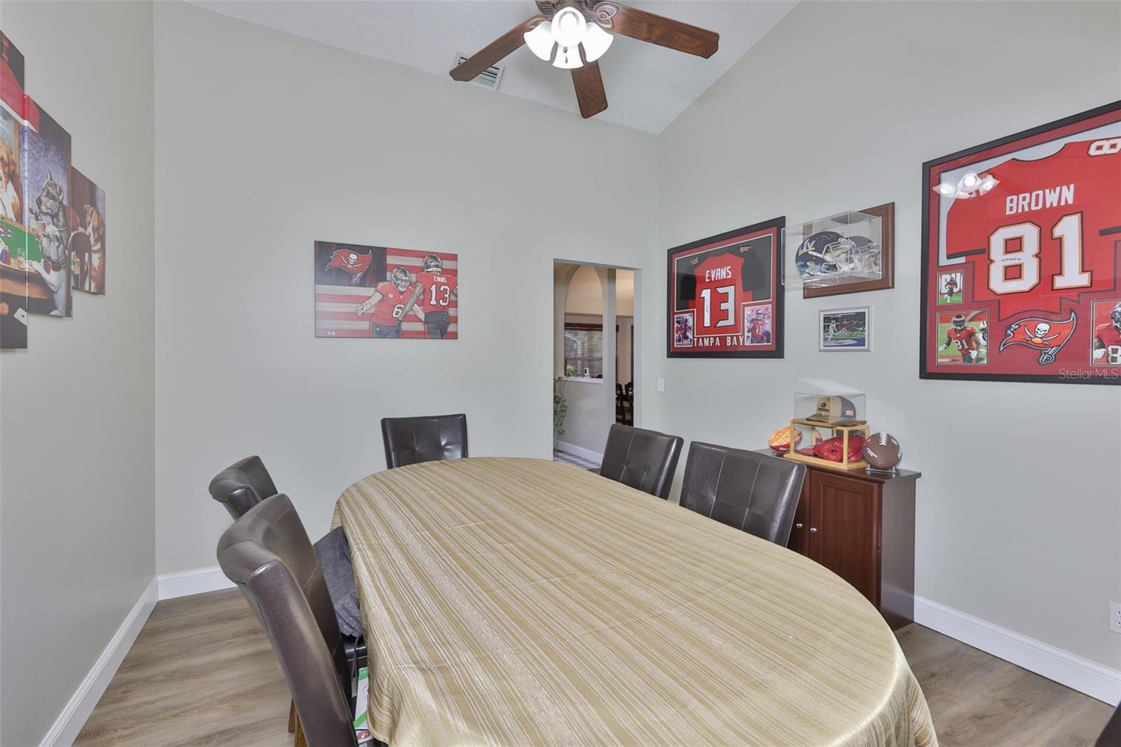 Image 12 of 59 For 3931 Appletree Drive