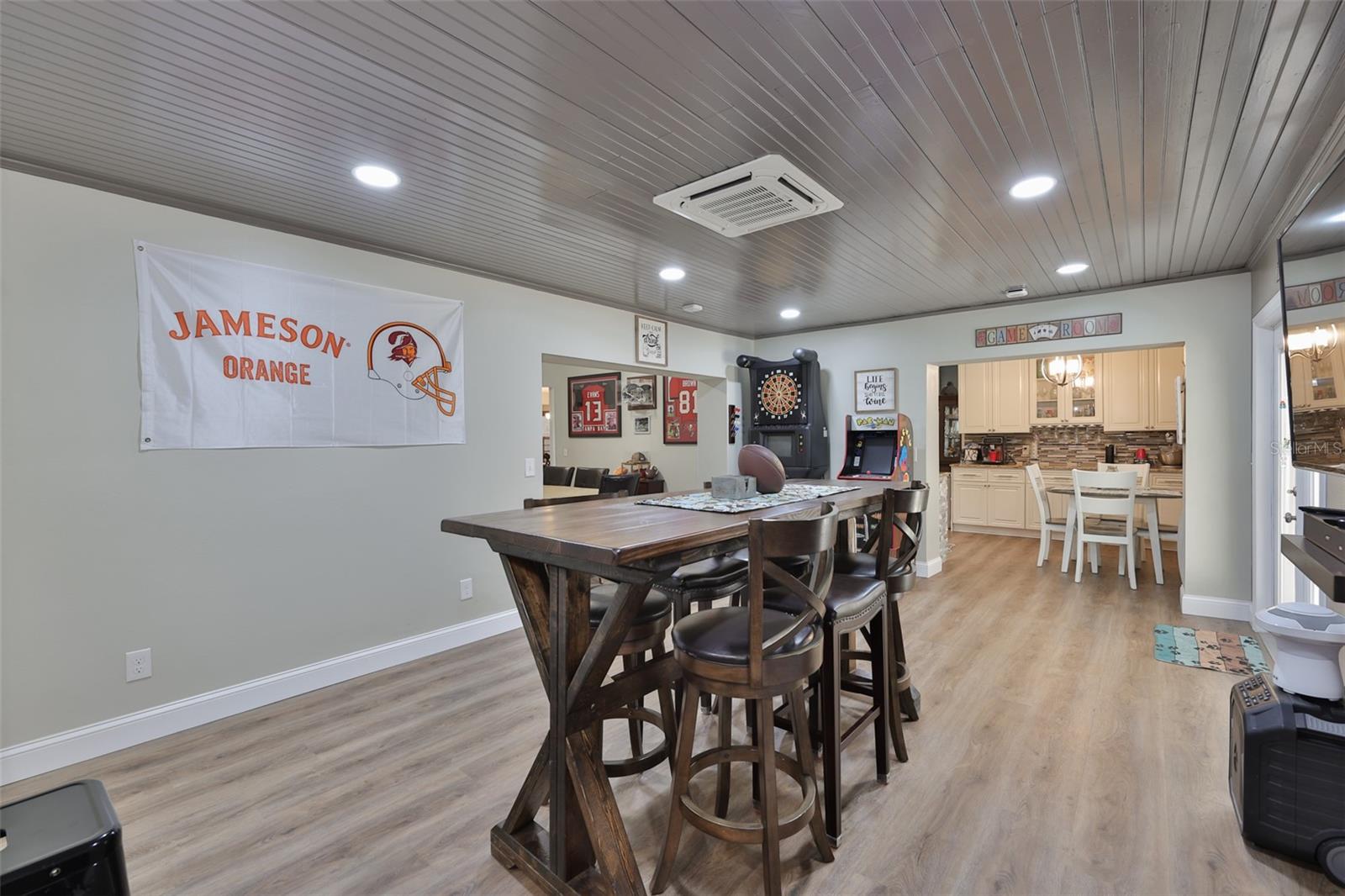 Image 16 of 59 For 3931 Appletree Drive