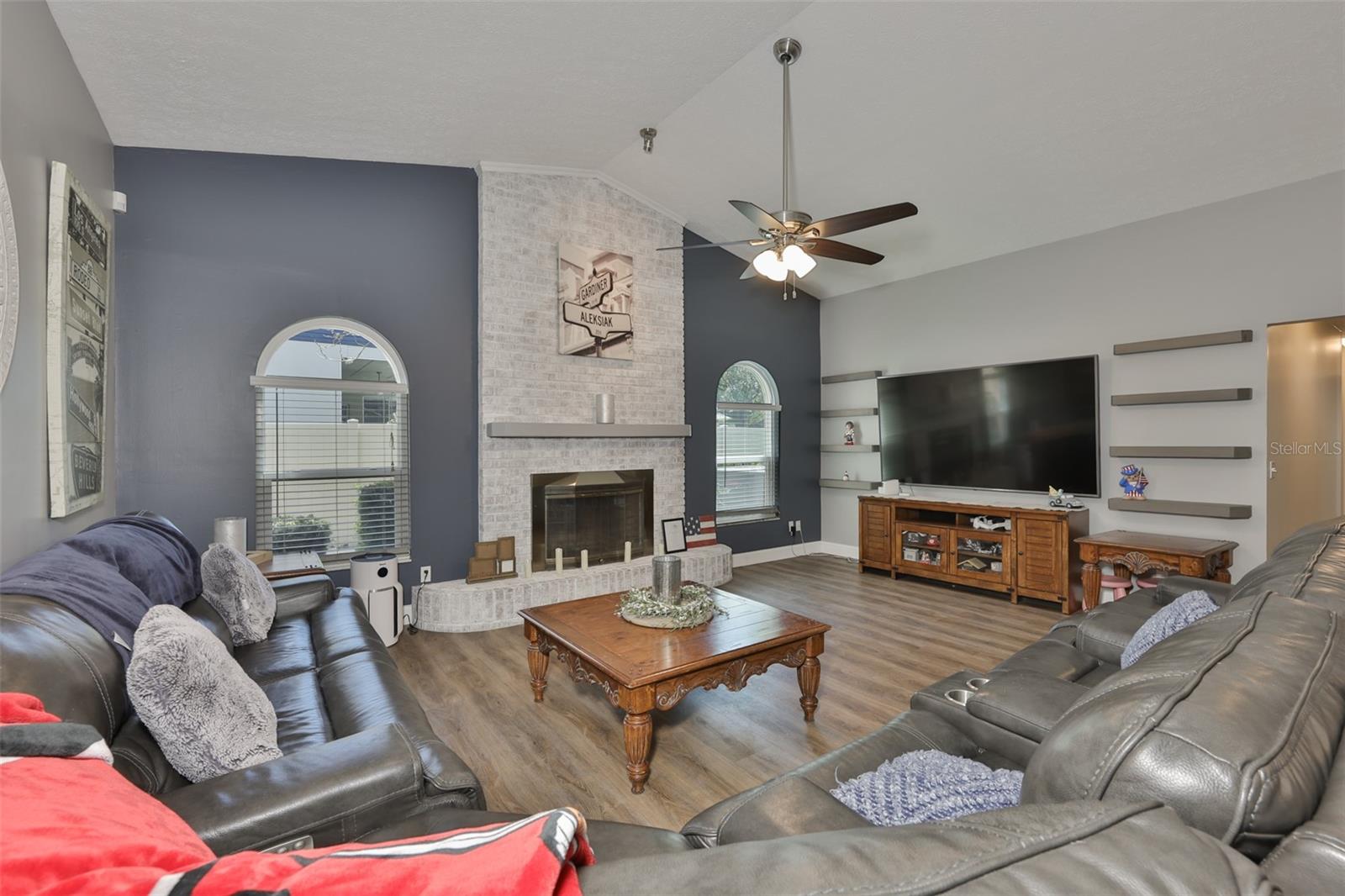 Image 20 of 59 For 3931 Appletree Drive