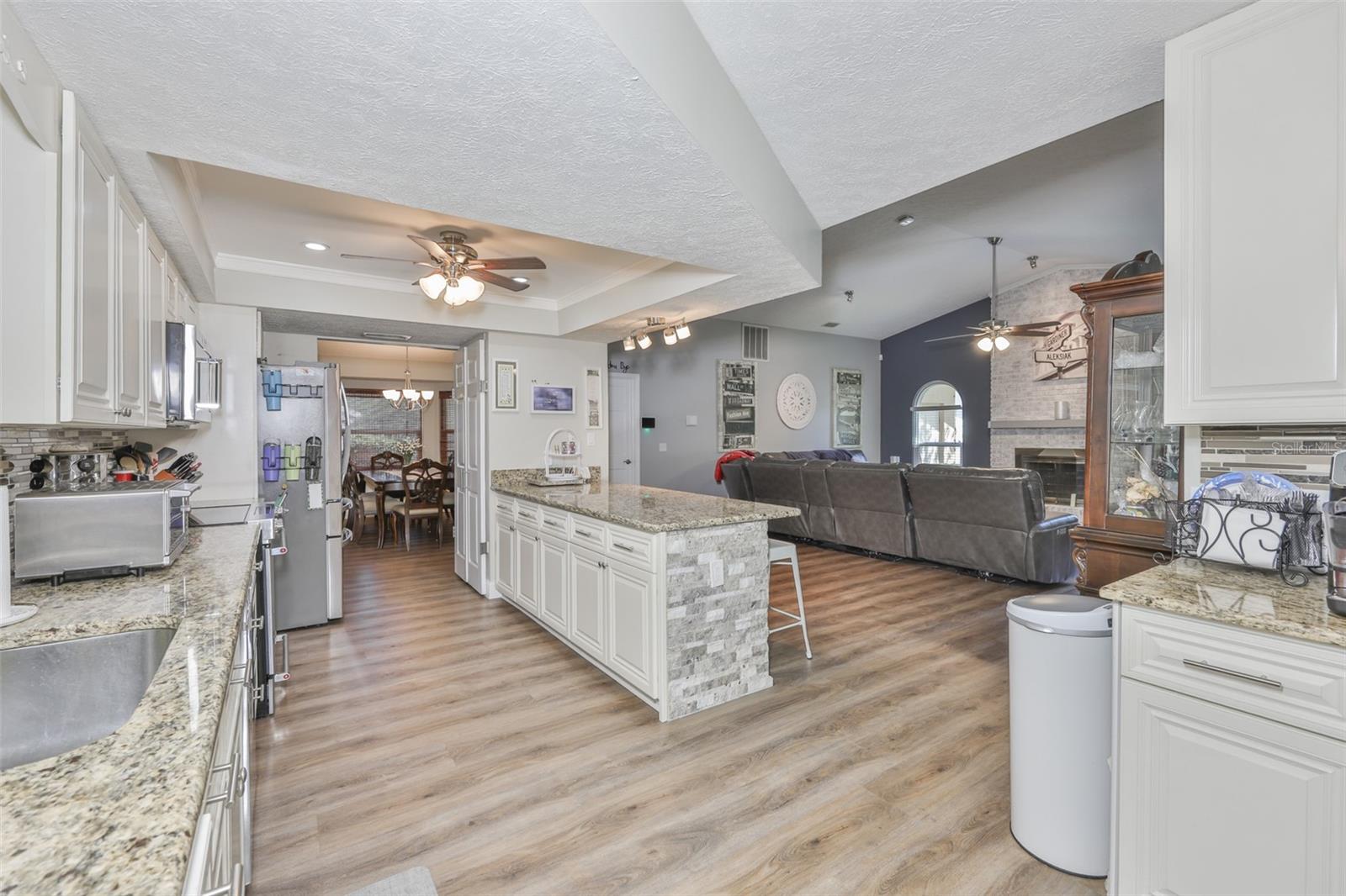 Image 26 of 59 For 3931 Appletree Drive