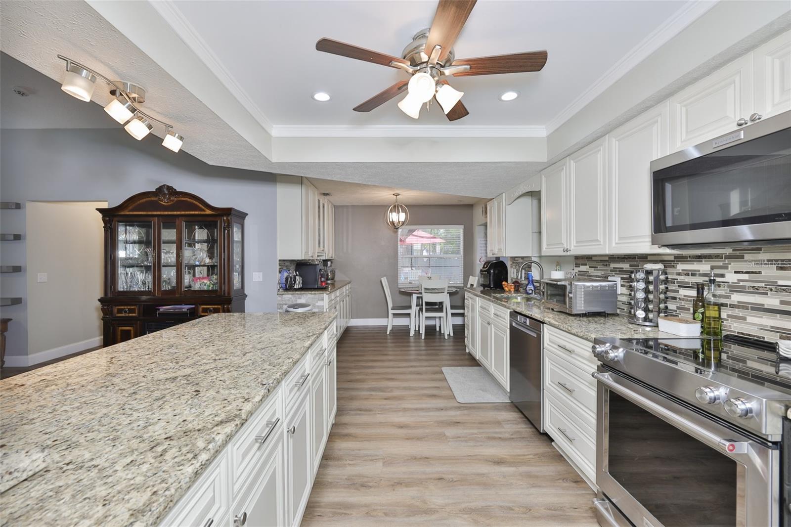 Image 28 of 59 For 3931 Appletree Drive