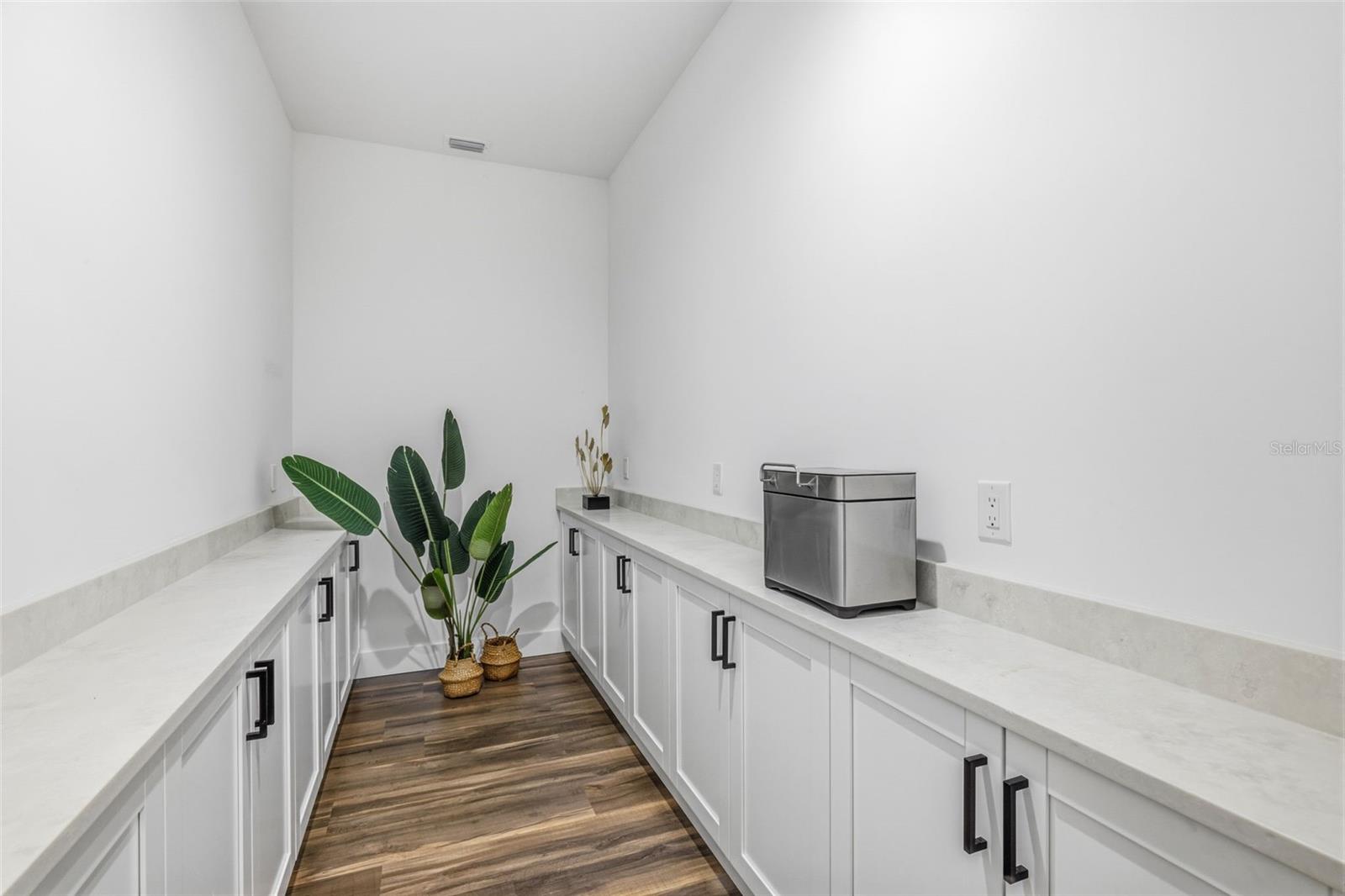 Image 19 of 50 For 7501 Sherrill Street