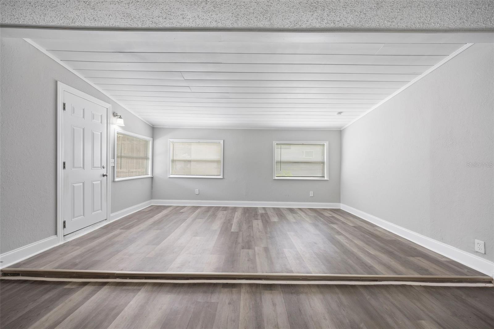 Image 13 of 31 For 5045 Green Key Road