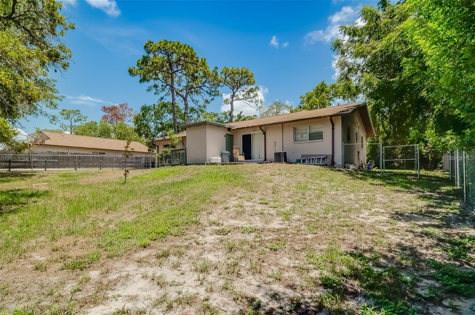 Image 21 of 27 For 1109 Rohe Street A & B