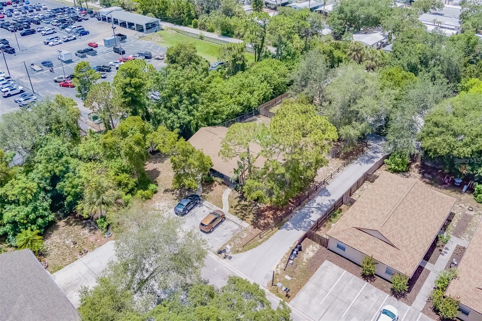 Image 26 of 27 For 1109 Rohe Street A & B