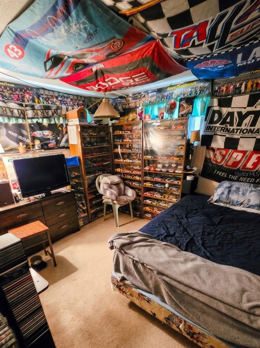 Image 17 of 32 For 8700 58th Street N