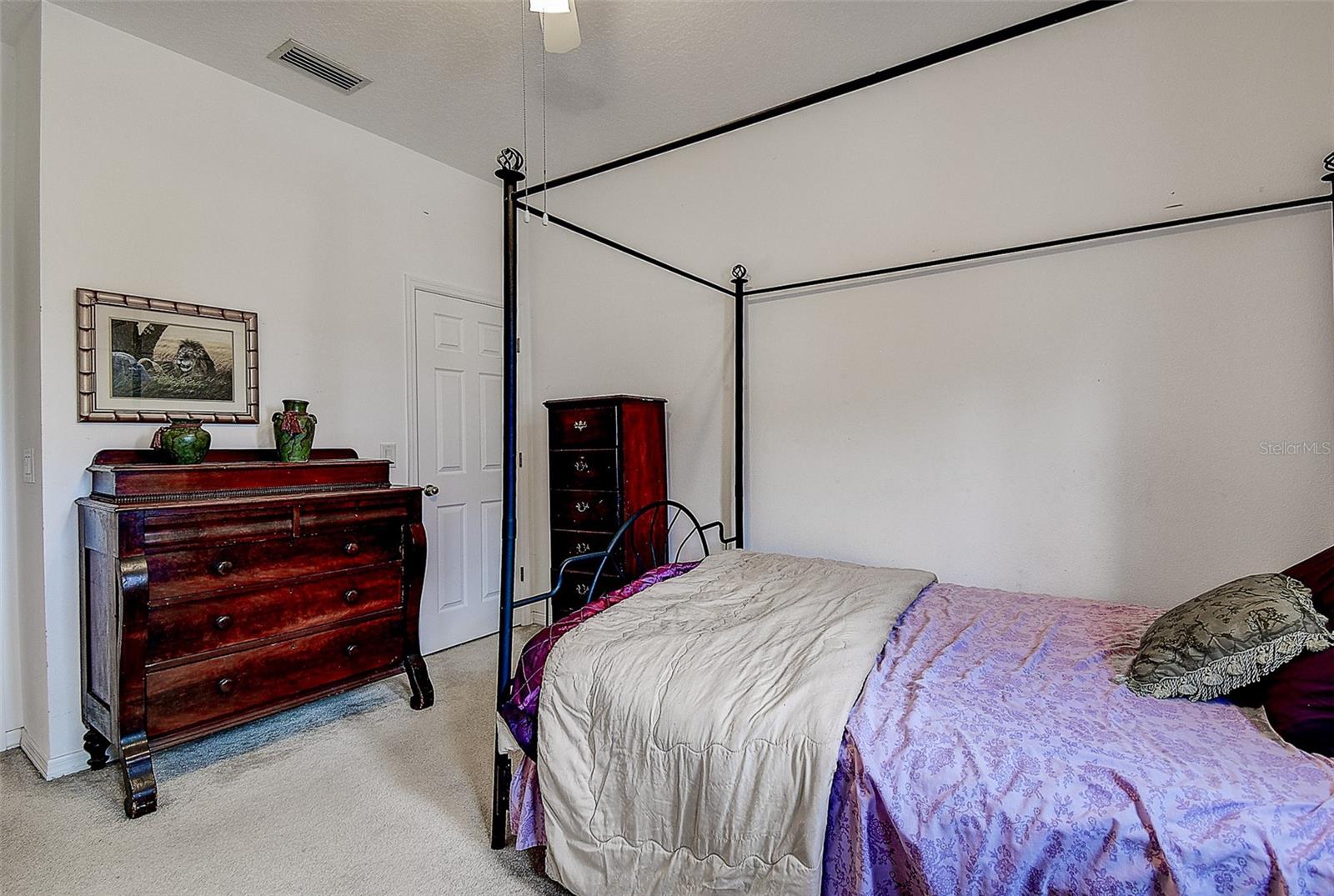 Listing photo id 16 for 14985 Alan Court