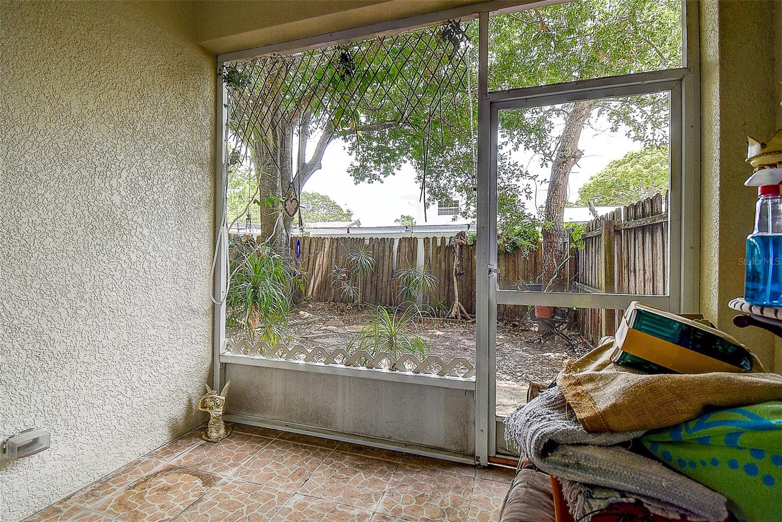 Listing photo id 17 for 14985 Alan Court