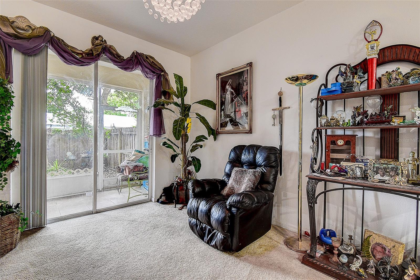 Listing photo id 7 for 14985 Alan Court