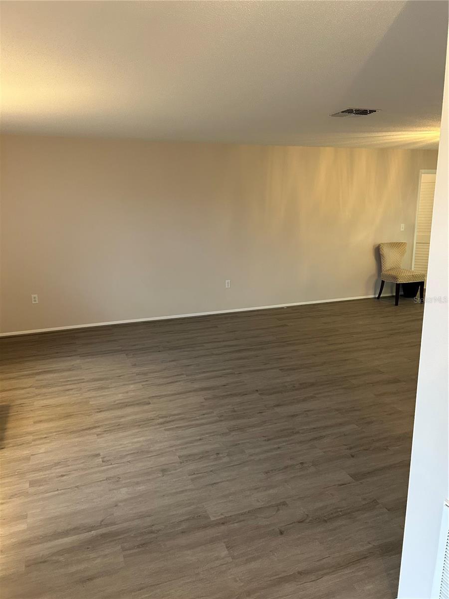 Image 3 of 12 For 209 Matisse Circle