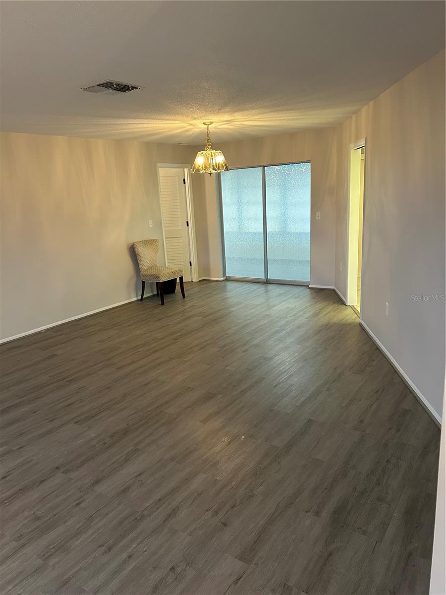 Image 6 of 12 For 209 Matisse Circle