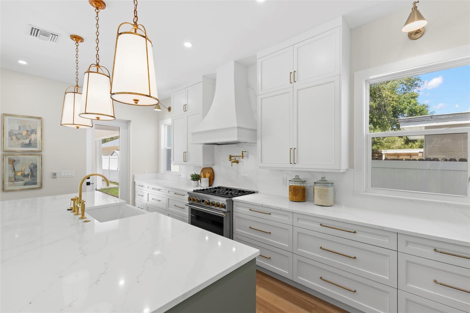 Image 20 of 65 For 1100 8th Street N