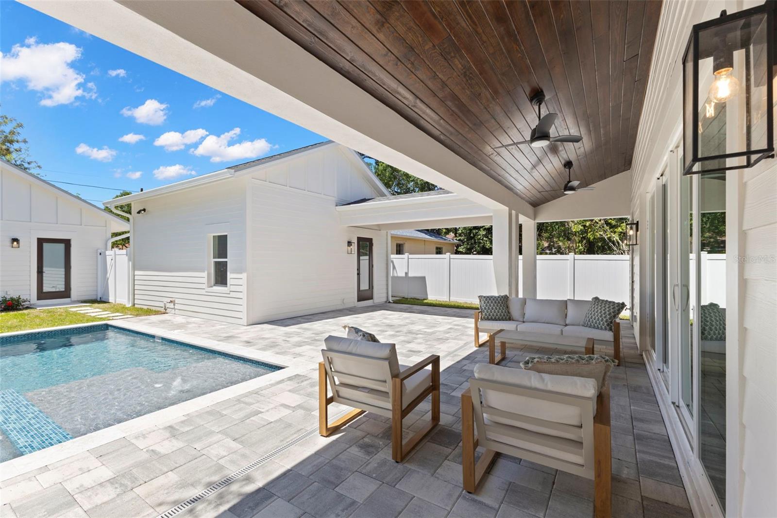 Image 25 of 65 For 1100 8th Street N