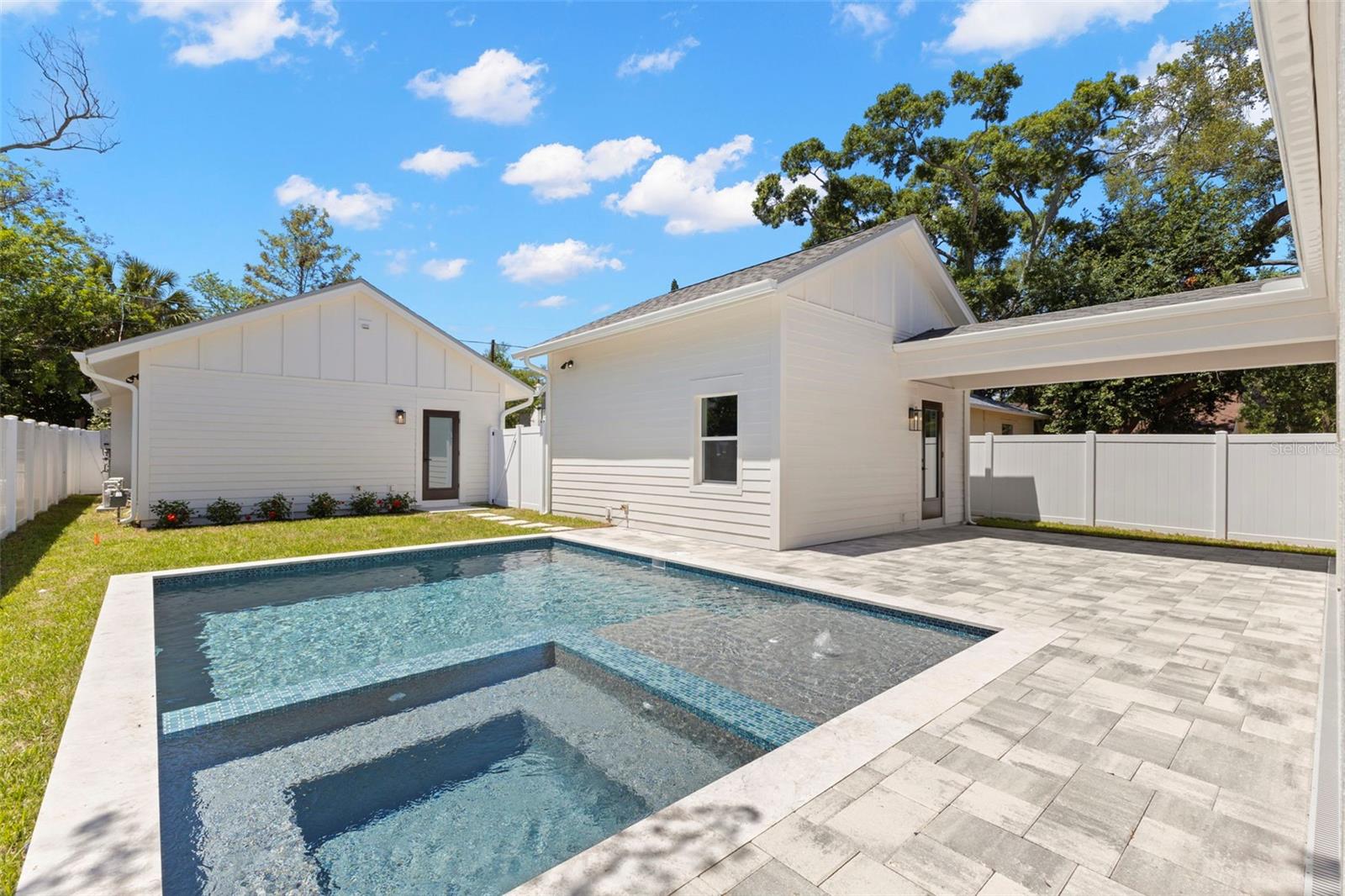 Image 28 of 65 For 1100 8th Street N