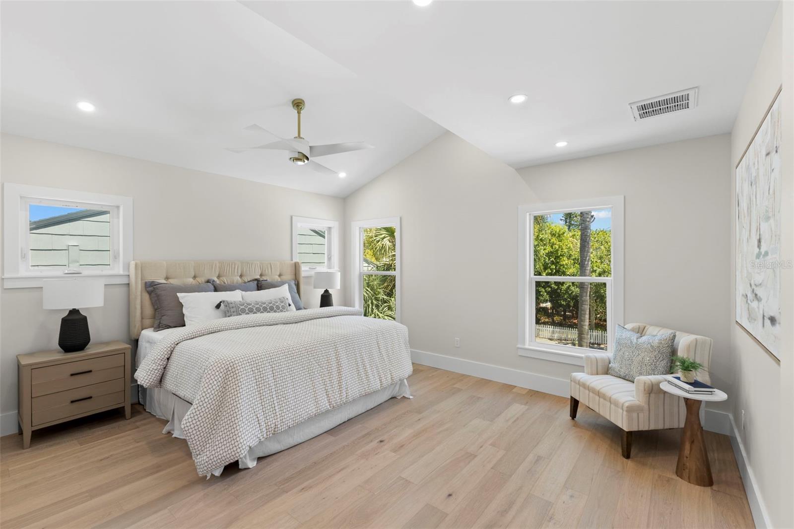 Image 32 of 65 For 1100 8th Street N