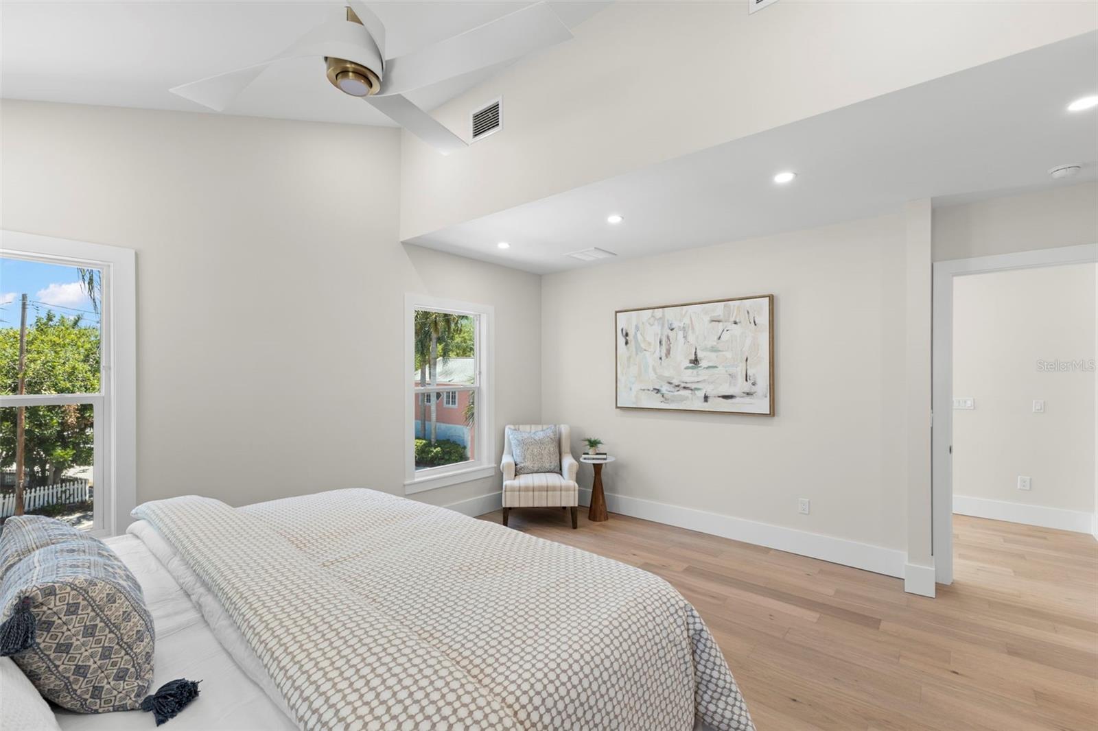 Image 33 of 65 For 1100 8th Street N