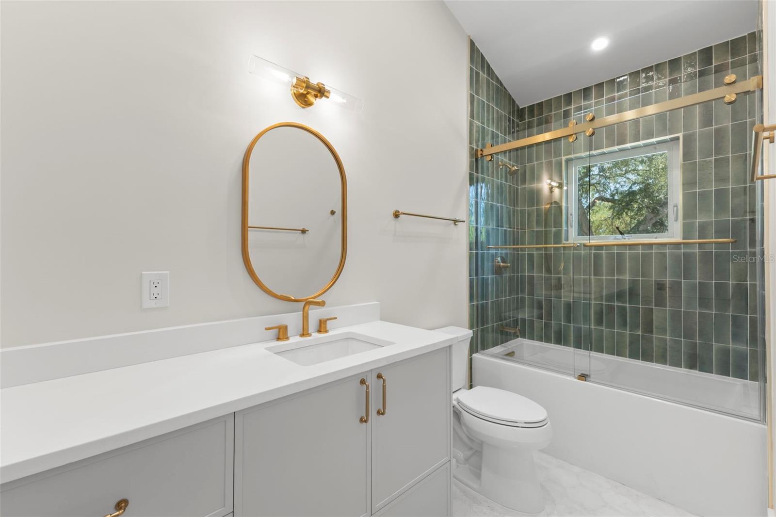 Image 46 of 65 For 1100 8th Street N