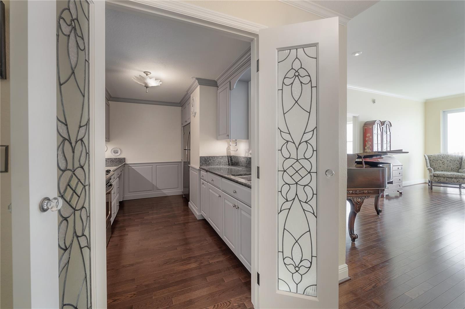 Listing photo id 9 for 700 Harbour Island Boulevard 716