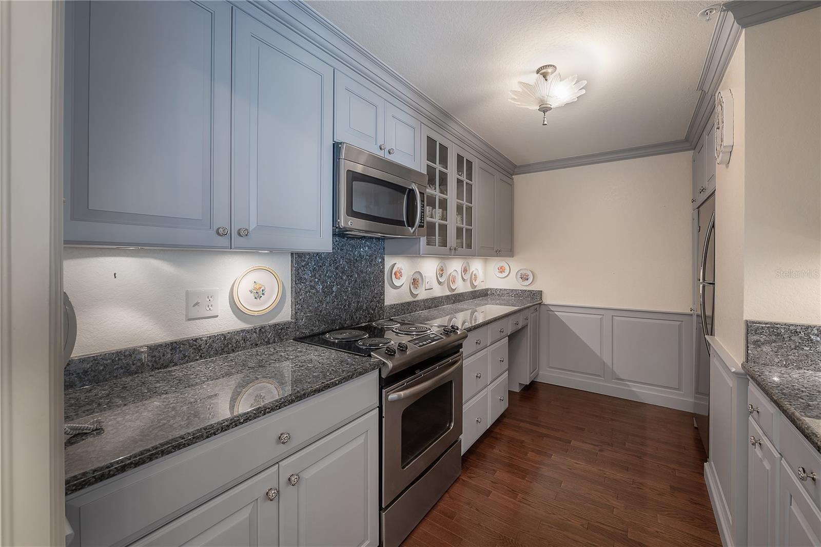 Listing photo id 10 for 700 Harbour Island Boulevard 716