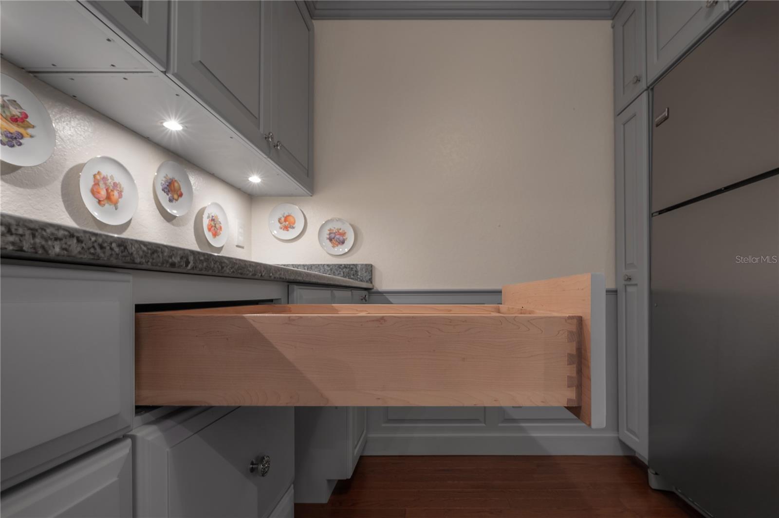 Listing photo id 12 for 700 Harbour Island Boulevard 716