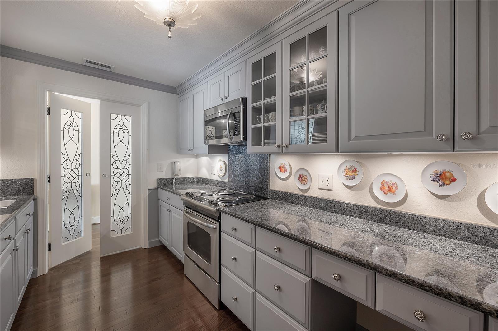 Listing photo id 18 for 700 Harbour Island Boulevard 716