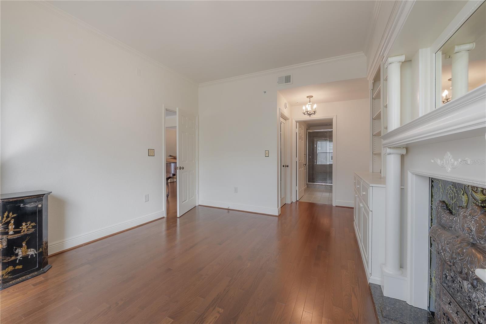 Listing photo id 22 for 700 Harbour Island Boulevard 716