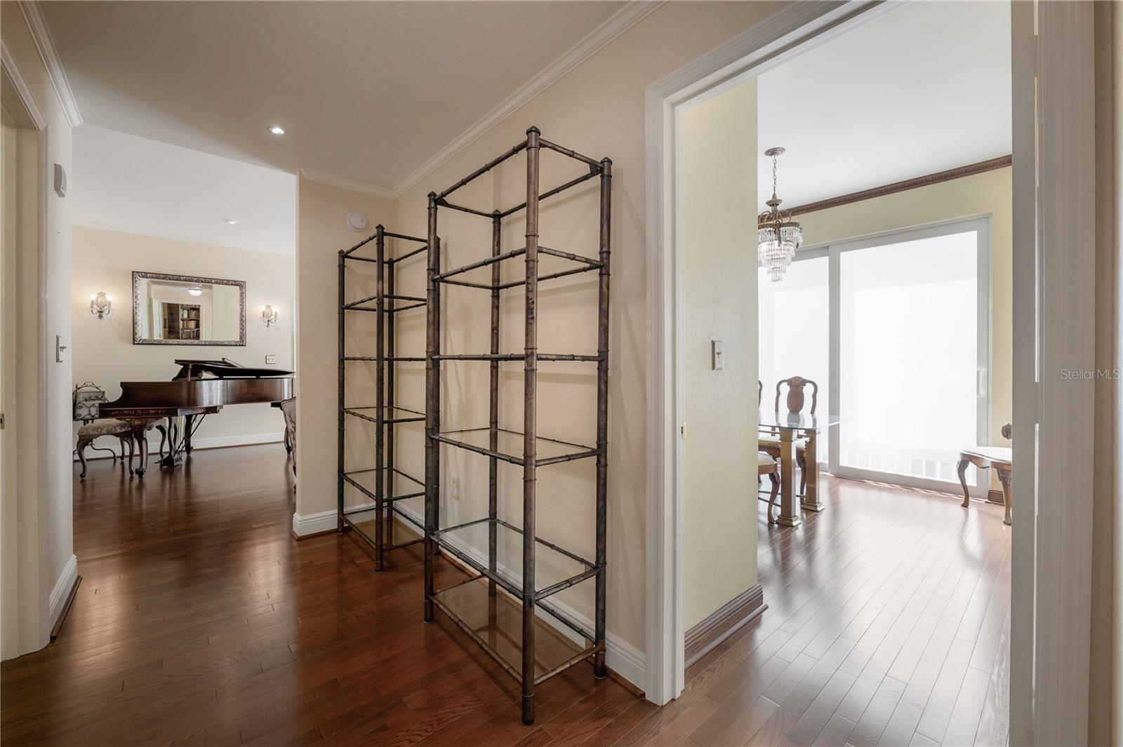 Listing photo id 27 for 700 Harbour Island Boulevard 716