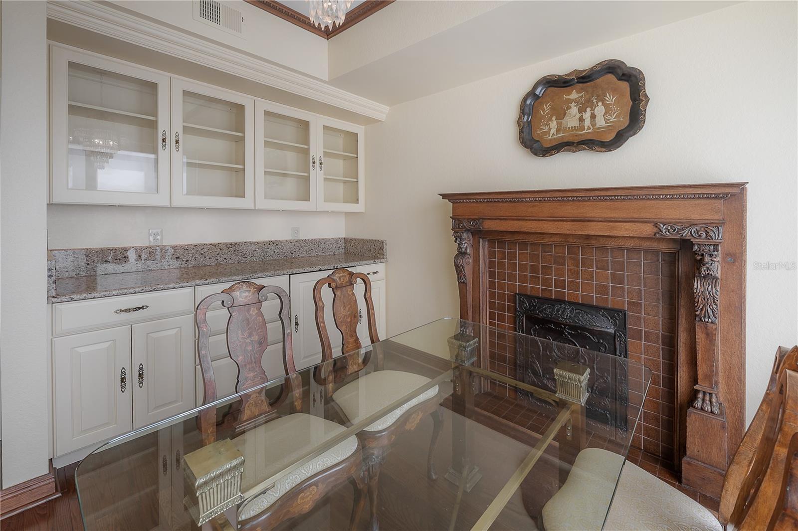 Listing photo id 31 for 700 Harbour Island Boulevard 716