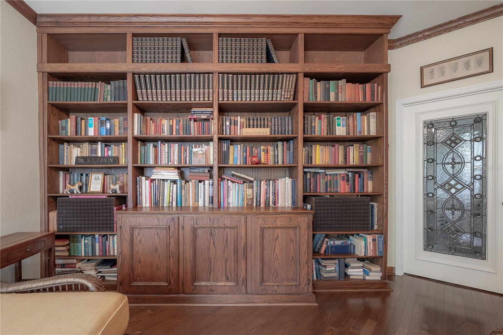 Listing photo id 36 for 700 Harbour Island Boulevard 716