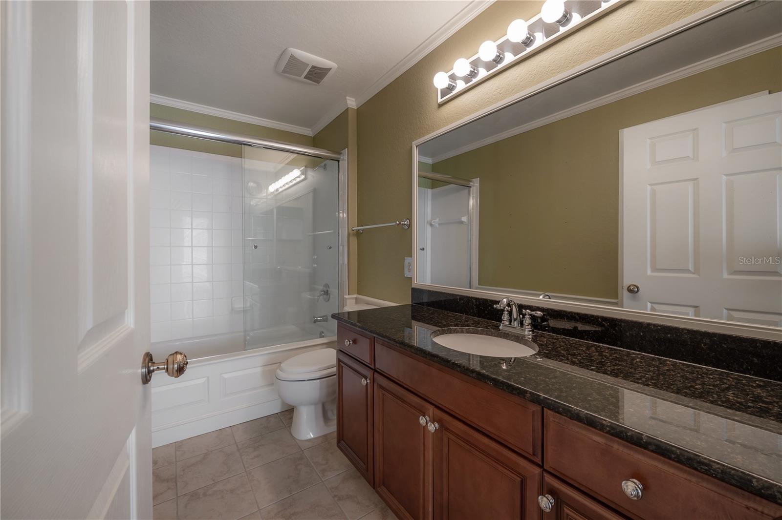 Listing photo id 38 for 700 Harbour Island Boulevard 716