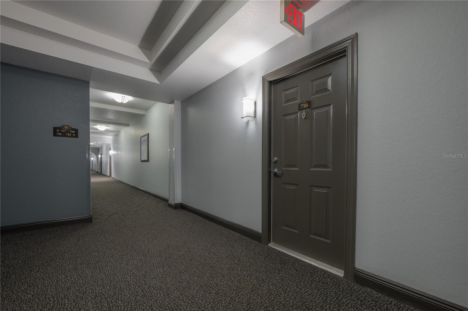 Listing photo id 41 for 700 Harbour Island Boulevard 716