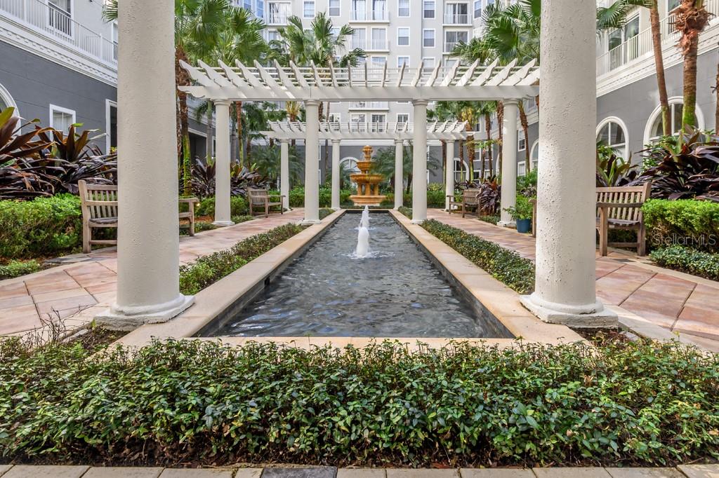 Listing photo id 46 for 700 Harbour Island Boulevard 716