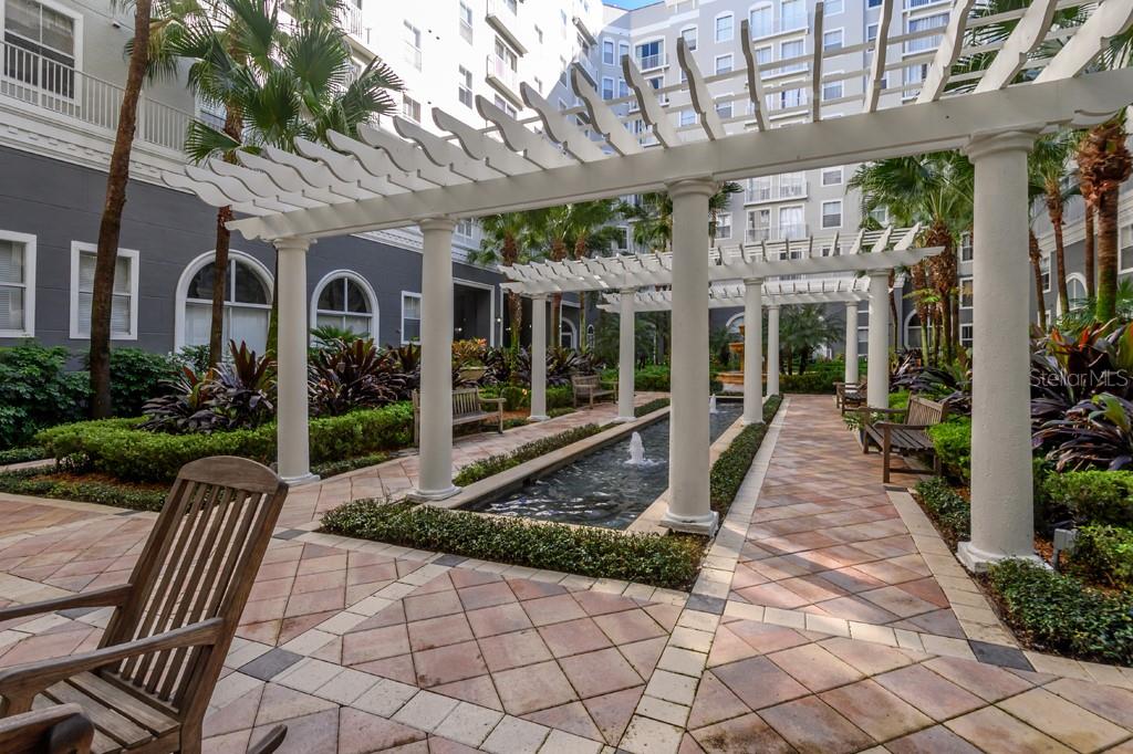 Listing photo id 48 for 700 Harbour Island Boulevard 716