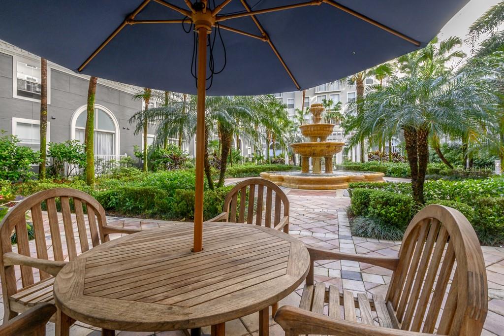 Listing photo id 49 for 700 Harbour Island Boulevard 716