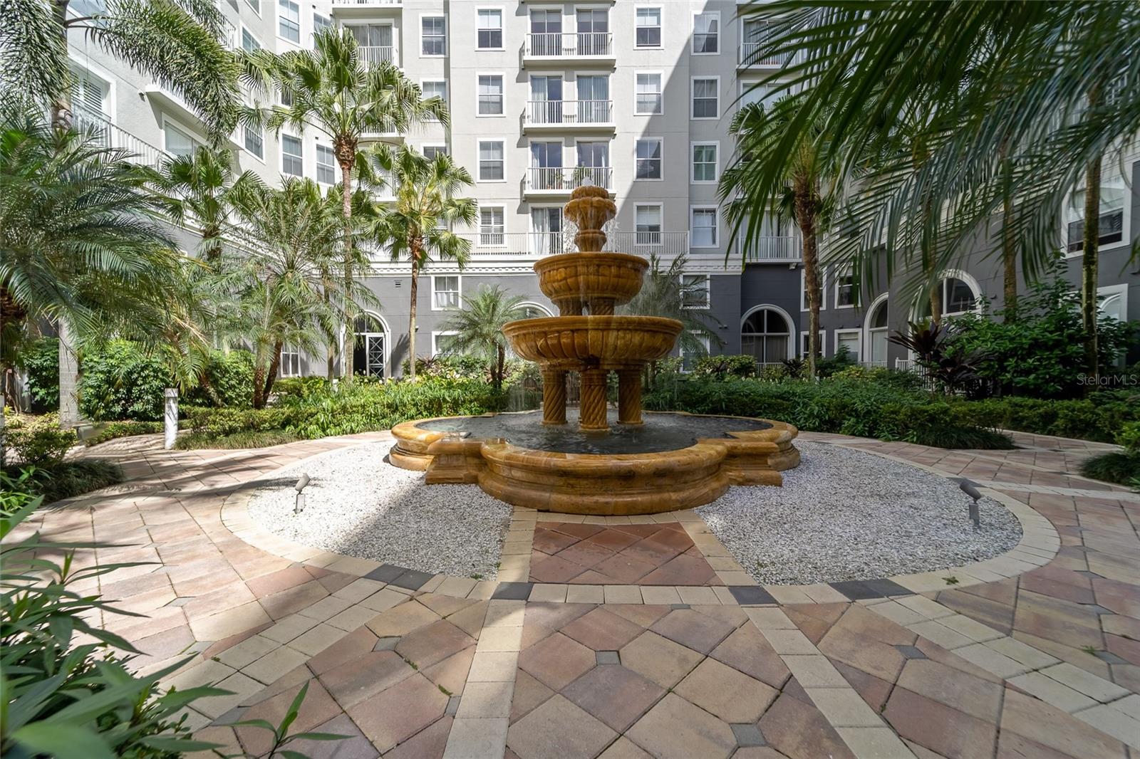 Listing photo id 50 for 700 Harbour Island Boulevard 716