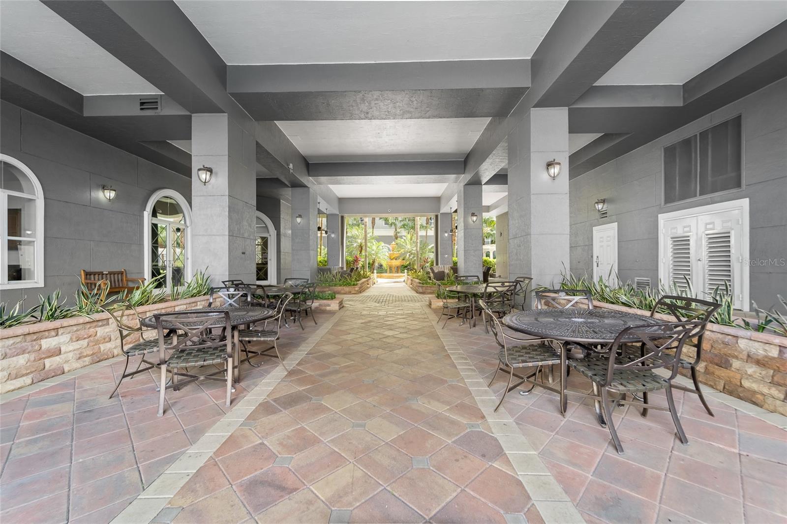 Listing photo id 58 for 700 Harbour Island Boulevard 716