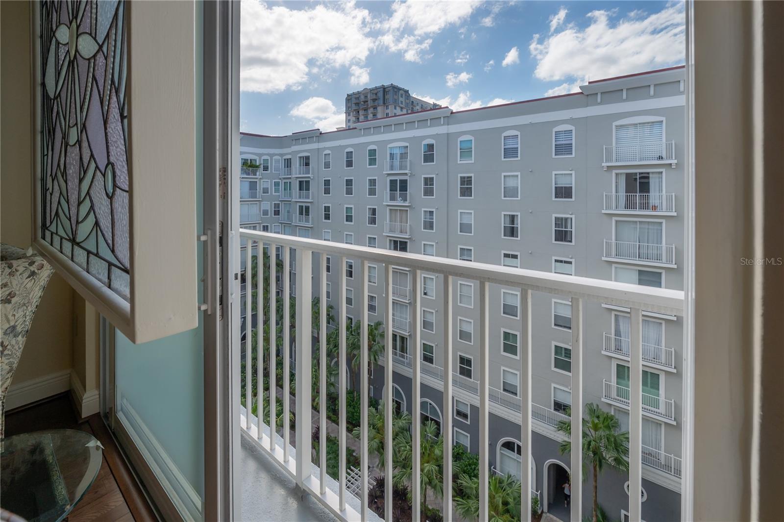 Listing photo id 6 for 700 Harbour Island Boulevard 716